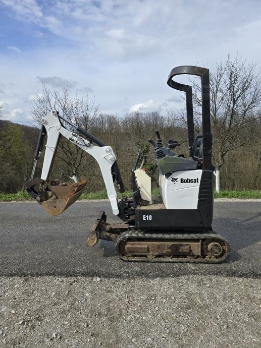 B9000T5.jpg Mini-pelle Bobcat E10 – 2017 – 1,2T – Image 1