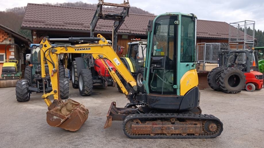 C100X4.jpg Mini-pelle Yanmar VIO 25-4 – 2013 - 2,8T – Image 1