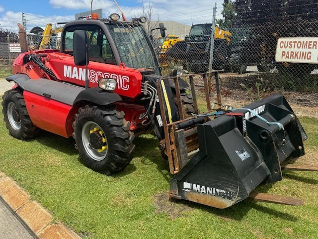 F1PAP5KI4.jpg Chargeur télescopique Manitou MLT523T – 2010 - 5m – Image 1