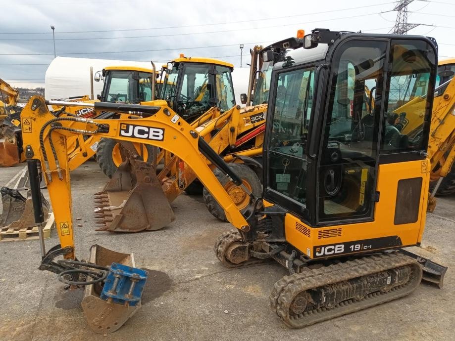 KK00V6.jpg Mini-pelle JCB 19C-1 – 2021 - 1,8T – Image 1